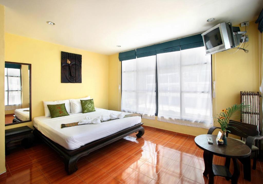 Karon Beach Pool Hotel Phuket Chambre photo